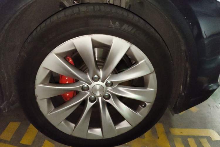 Used Tesla Model X 2016 X P100D Performance High-Performance Edition Right Front Wheel Hub