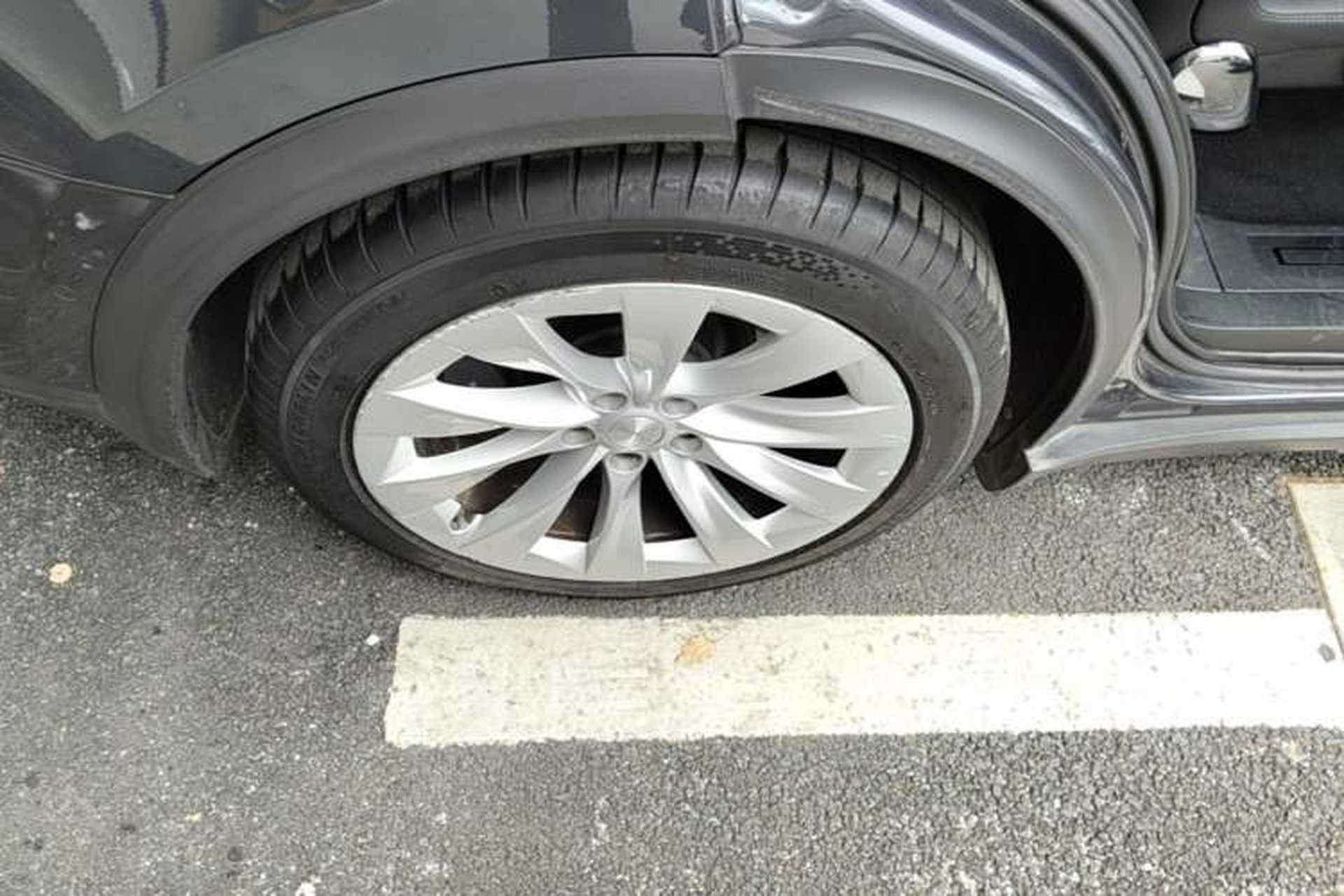 Used Tesla Model X 2016 X 75D Right Rear Wheel Hub
