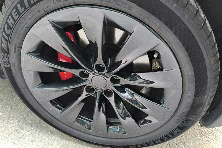 Used Tesla Model X 2016 X 90D Right Front Wheel Hub