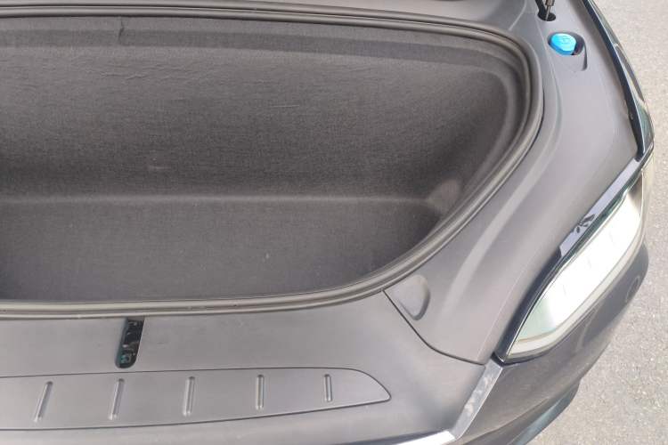 Used Tesla Model X 2016 X 90D Engine Bay Left