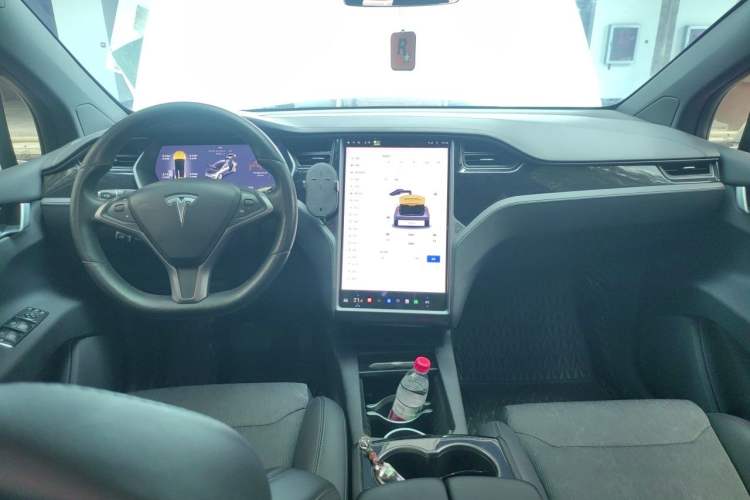 Used Tesla Model X 2016 X 75D Center Console