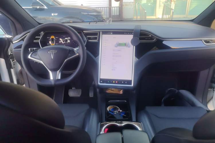 Used Tesla Model X 2016 X 75D Center Console