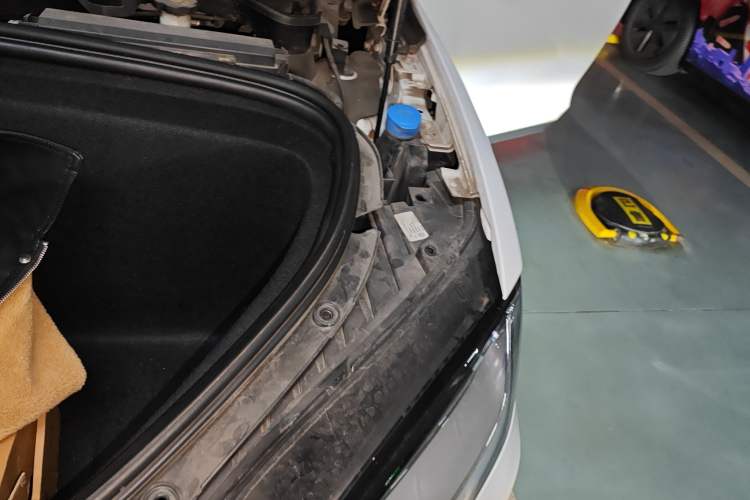 Used Tesla Model X 2016 X 90D Engine Bay Left