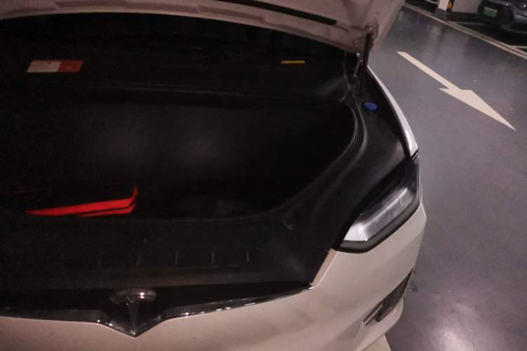 Used Tesla Model X 2016 X 90D Engine Bay Left
