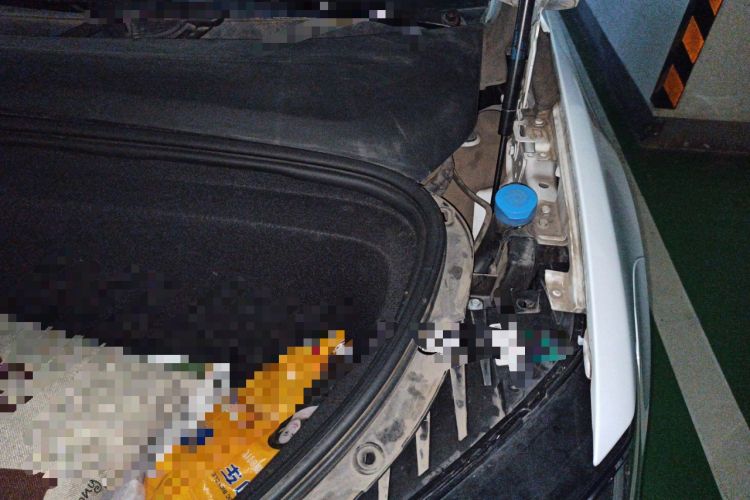 Used Tesla Model X 2016 X 90D Engine Bay Left