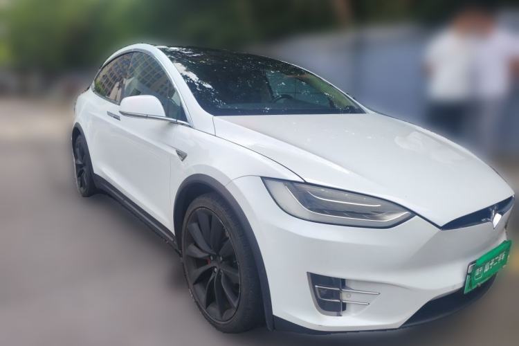 Used Tesla Model X  Front Right 45 Deg