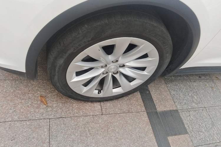 Used Tesla Model X 2016 X 75D Left Front Wheel Hub