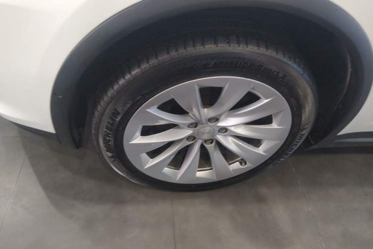 Used Tesla Model X 2016 X 75D Left Front Wheel Hub