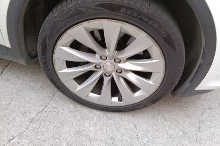 Used Tesla Model X 2016 X 75D Right Front Wheel Hub
