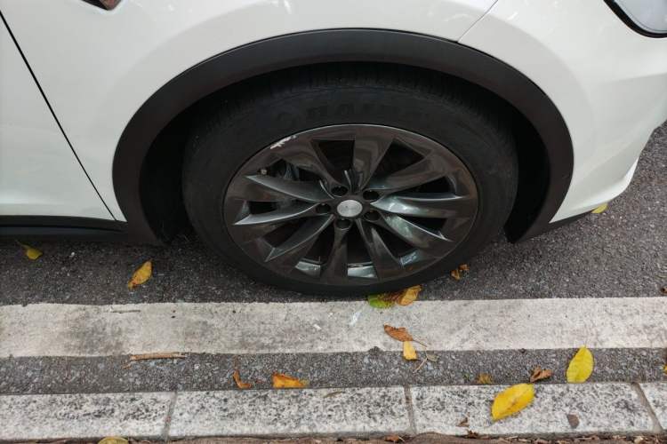 Used Tesla Model X 2016 X 75D Right Front Wheel Hub