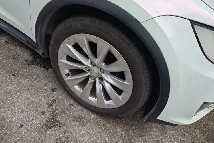 Used Tesla Model X 2016 X 75D Right Front Wheel Hub