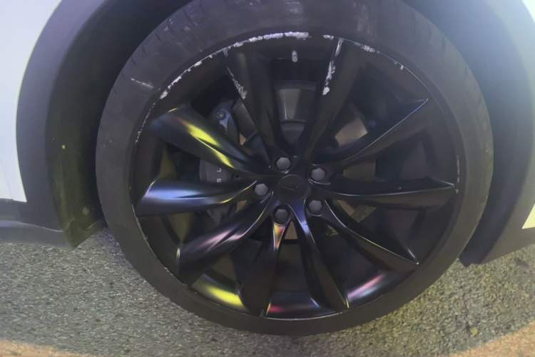 Used Tesla Model X 2016 X 90D Right Front Wheel Hub