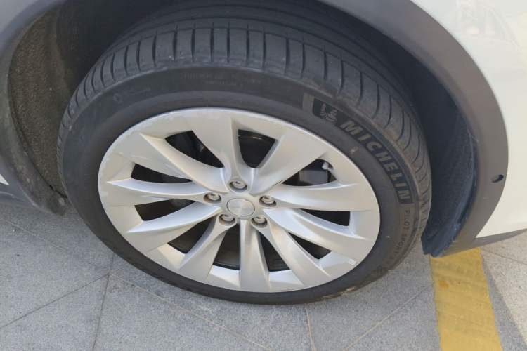Used Tesla Model X 2016 X 90D Right Front Wheel Hub