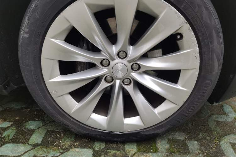Used Tesla Model X 2016 X 75D Right Front Wheel Hub