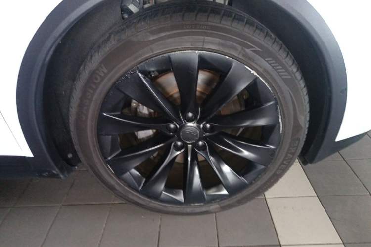 Used Tesla Model X 2016 X 90D Right Front Wheel Hub