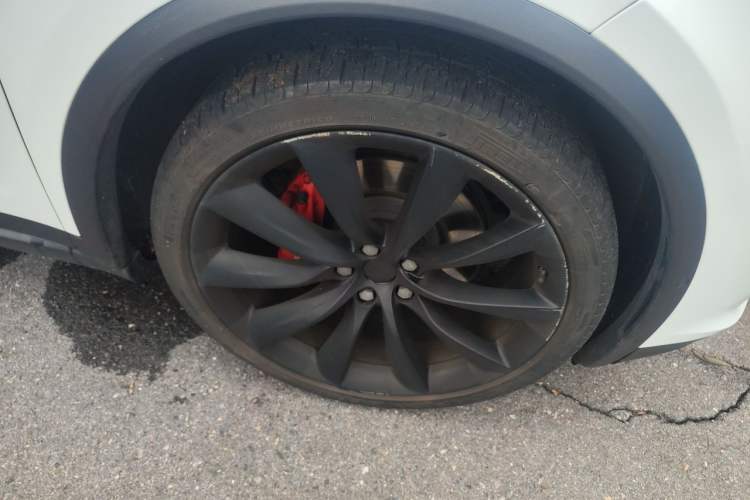 Used Tesla Model X  Right Front Wheel Hub