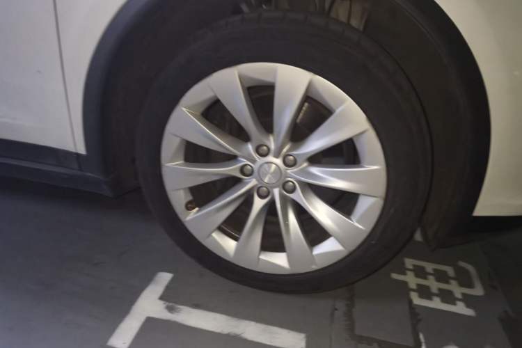 Used Tesla Model X 2016 X 75D Right Front Wheel Hub