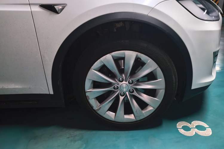 Used Tesla Model X 2016 X 75D Right Front Wheel Hub