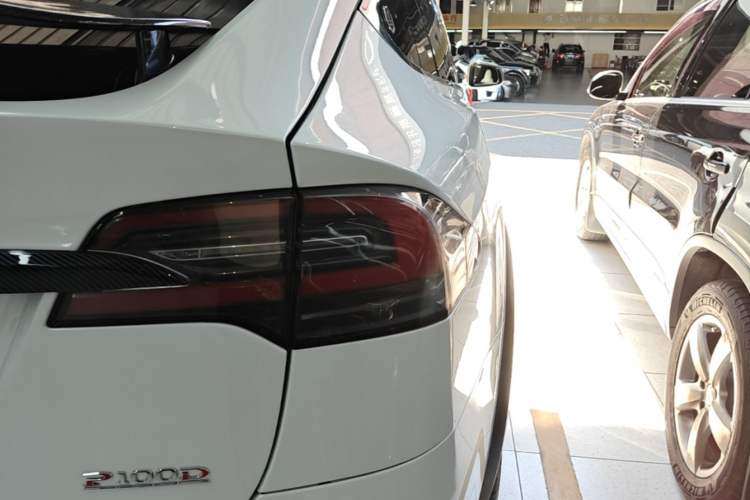 Used Tesla Model X 2016 X P100D Performance High-Performance Edition Right Rear Taillight