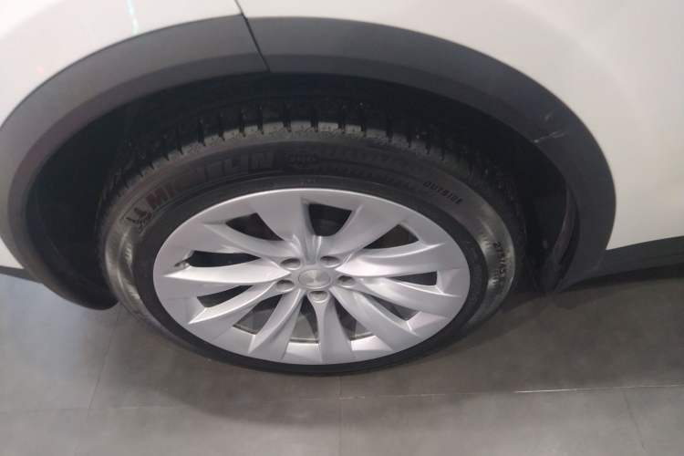 Used Tesla Model X 2016 X 75D Right Rear Wheel Hub