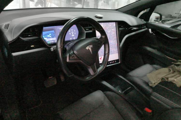 Used Tesla Model X 2017 X 100D Long Range Edition Center Console