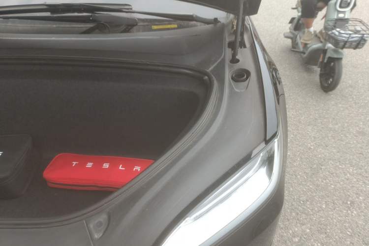 Used Tesla Model X 2017 X 100D Long Range Edition Engine Bay Left