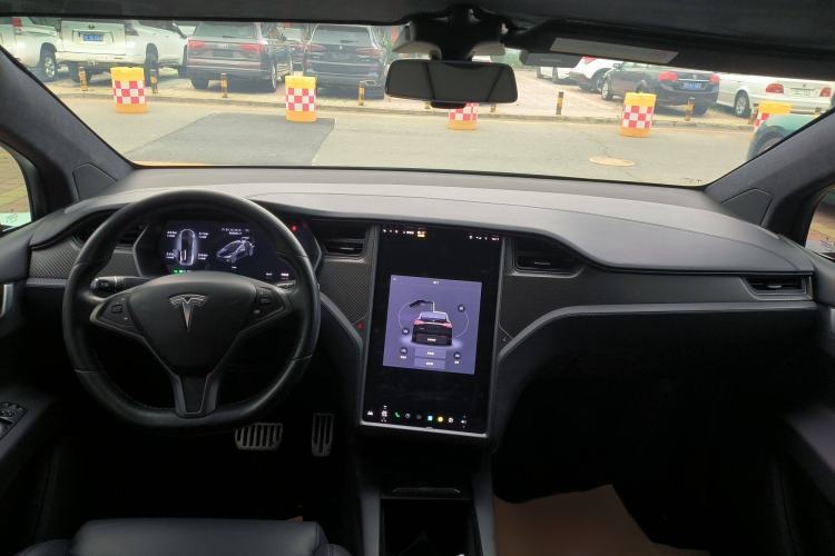 Used Tesla Model X 2017 X 100D Long Range Edition Interior 1