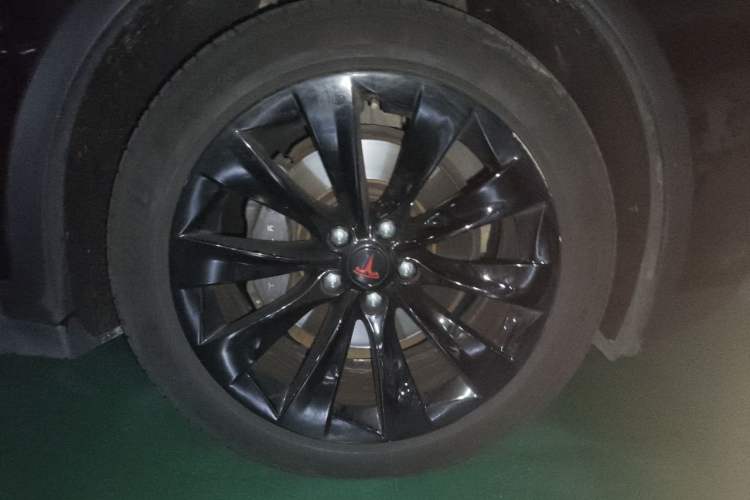 Used Tesla Model X 2017 X 100D Long Range Edition Right Front Wheel Hub