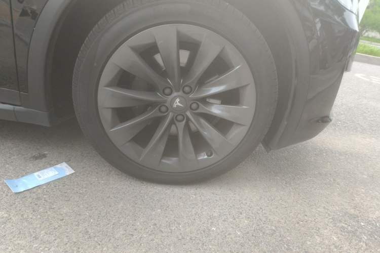 Used Tesla Model X 2017 X 100D Long Range Edition Right Front Wheel Hub