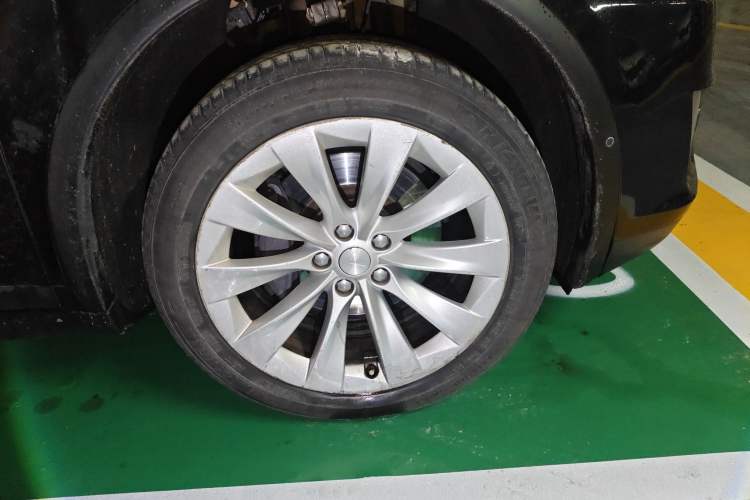 Used Tesla Model X 2017 X 100D Long Range Edition Right Front Wheel Hub