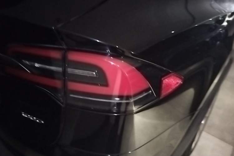 Used Tesla Model X 2017 X 100D Long Range Edition Right Rear Taillight