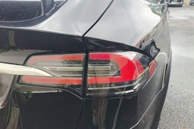 Used Tesla Model X 2017 X 100D Long Range Edition Right Rear Taillight