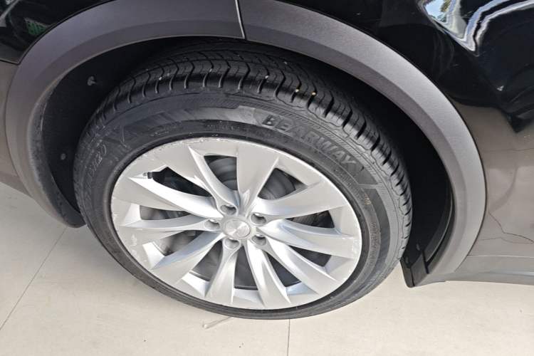 Used Tesla Model X 2017 X 100D Long Range Edition Right Rear Wheel Hub