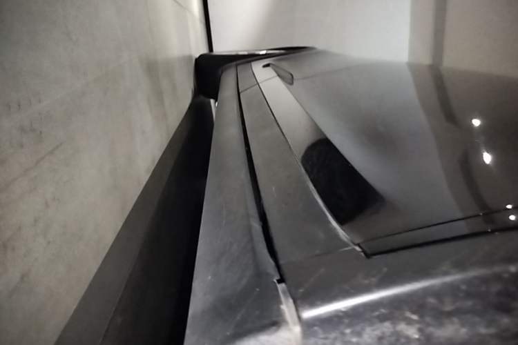 Used Tesla Model X 2017 X 100D Long Range Edition Right Side Sill