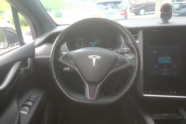 Used Tesla Model X 2017 X 100D Long Range Edition Steering Wheel