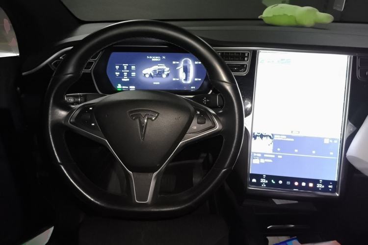 Used Tesla Model X 2017 X 100D Long Range Edition Steering Wheel