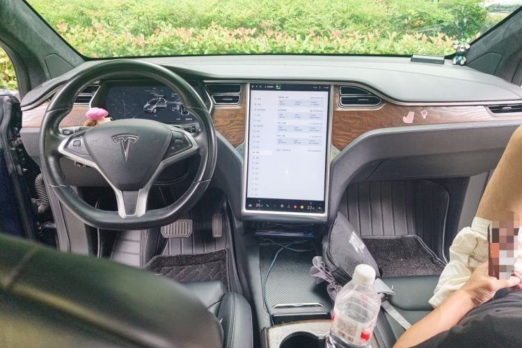 Used Tesla Model X 2017 X 100D Long Range Edition Center Console