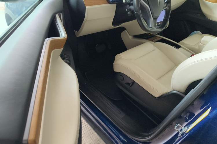 Used Tesla Model X 2017 X 100D Long Range Edition Driver Seat