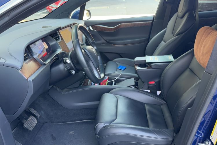 Used Tesla Model X 2017 X 100D Long Range Edition Interior 1