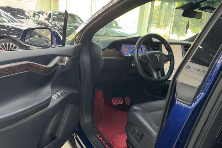Used Tesla Model X 2017 X 100D Long Range Edition Interior 2