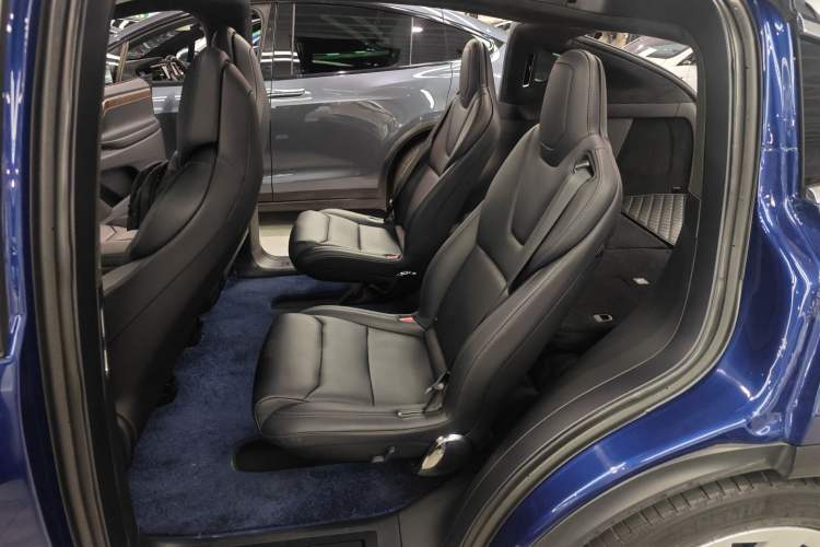 Used Tesla Model X 2017 X 100D Long Range Edition Interior 4