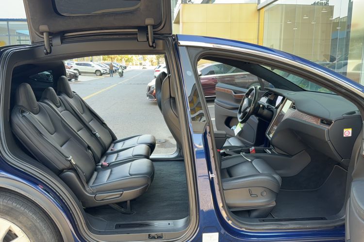 Used Tesla Model X 2017 X 100D Long Range Edition Interior 5