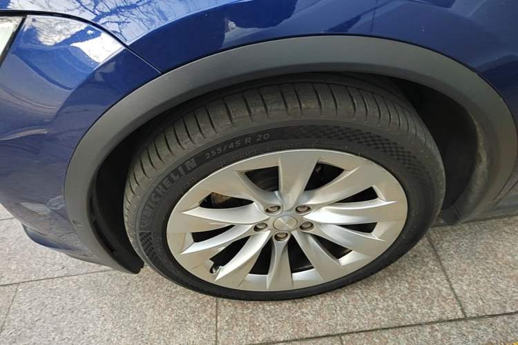 Used Tesla Model X 2017 X 100D Long Range Edition Left Front Wheel Hub