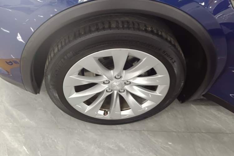 Used Tesla Model X 2017 X 100D Long Range Edition Left Front Wheel Hub