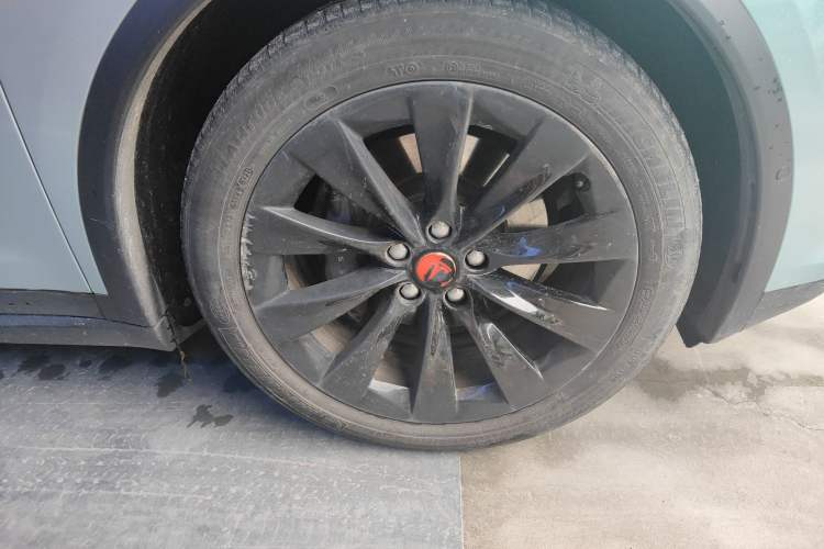 Used Tesla Model X 2017 X 100D Long Range Edition Right Front Wheel Hub