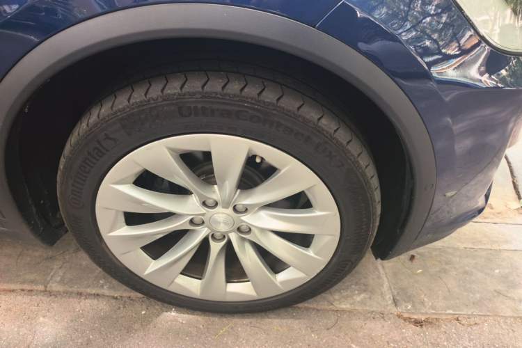 Used Tesla Model X 2017 X 100D Long Range Edition Right Front Wheel Hub