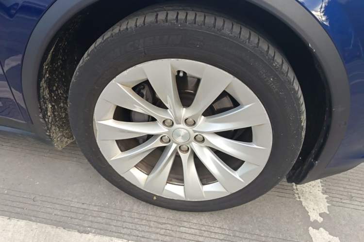 Used Tesla Model X 2017 X 100D Long Range Edition Right Front Wheel Hub
