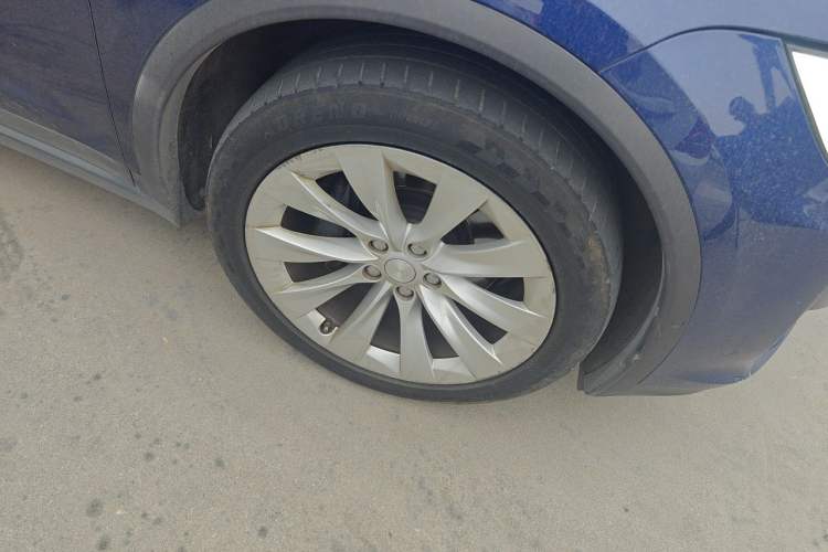 Used Tesla Model X 2017 X 100D Long Range Edition Right Front Wheel Hub