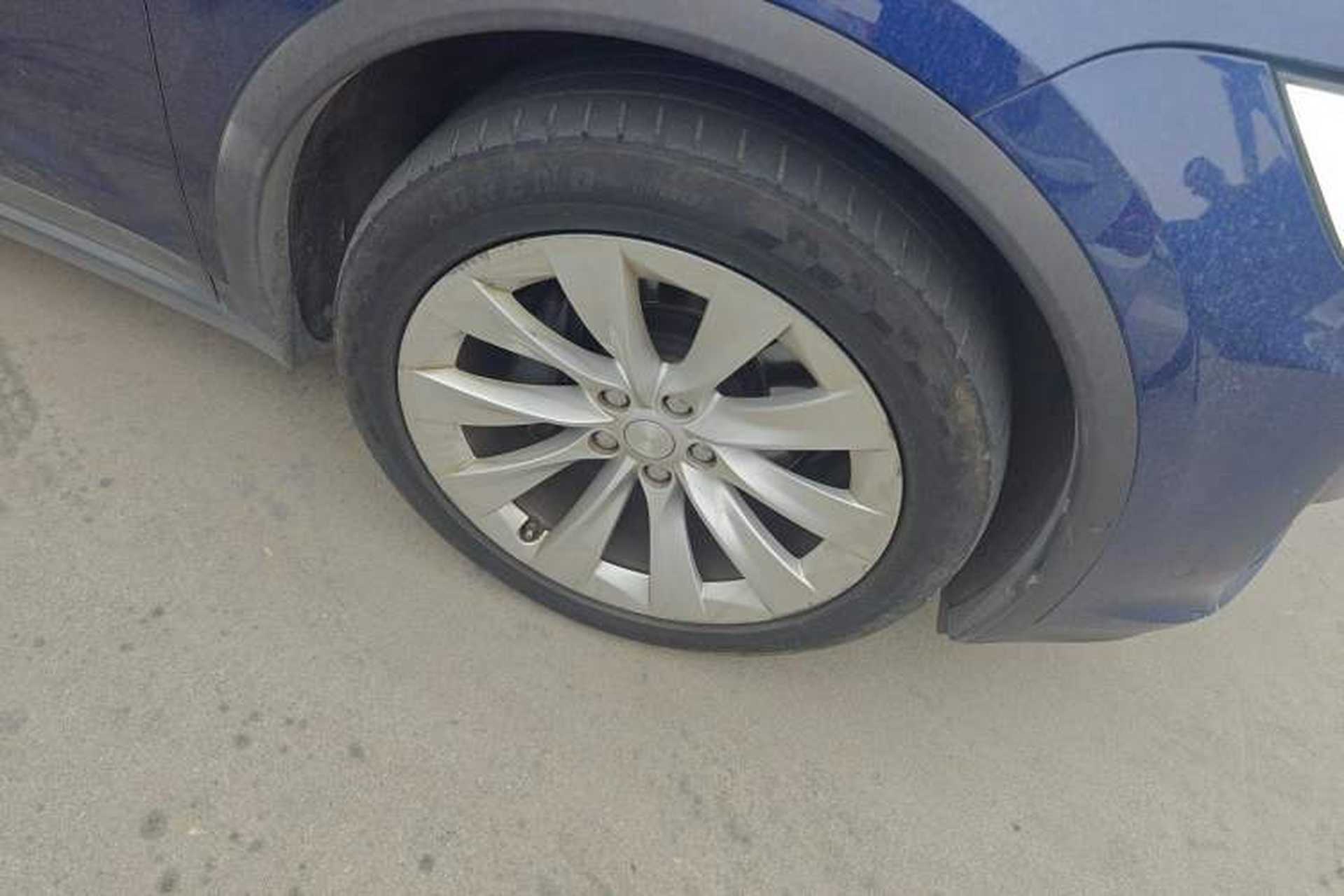Used Tesla Model X 2017 X 100D Long Range Edition Right Front Wheel Hub