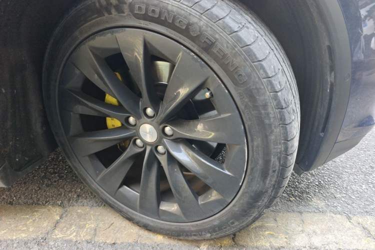 Used Tesla Model X 2017 X 100D Long Range Edition Right Front Wheel Hub